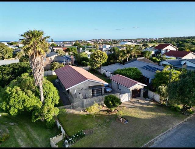 4 BEDROOM HOUSE FOR SALE IN STILBAAI-WES